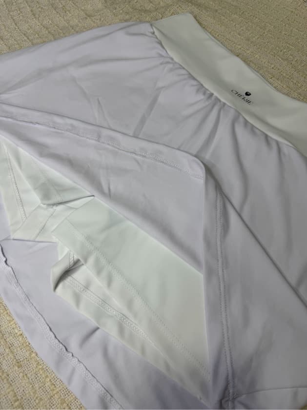 Short Saia White