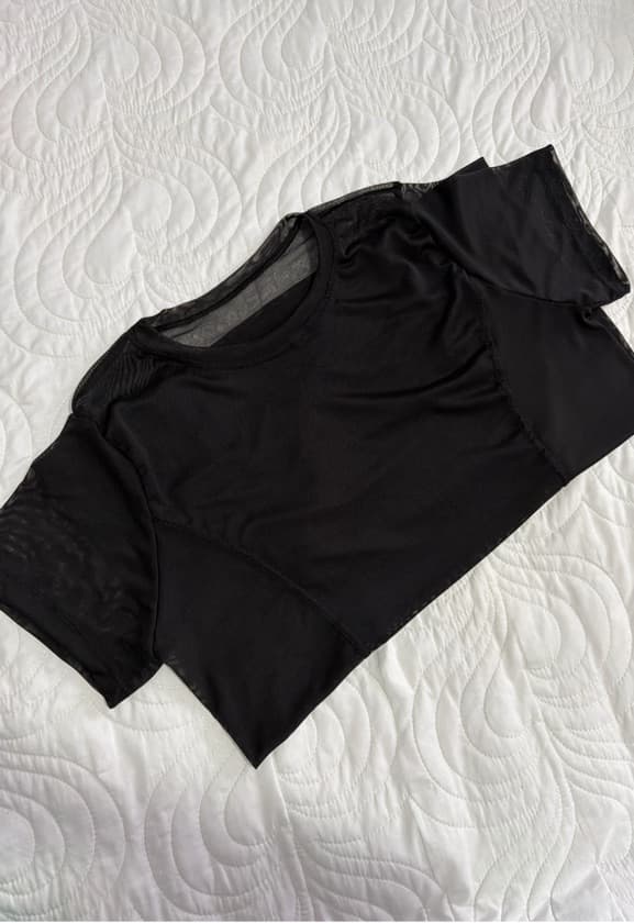 Blusa tela com detalhes