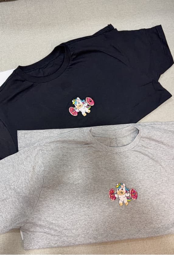 Camiseta over unicórnio